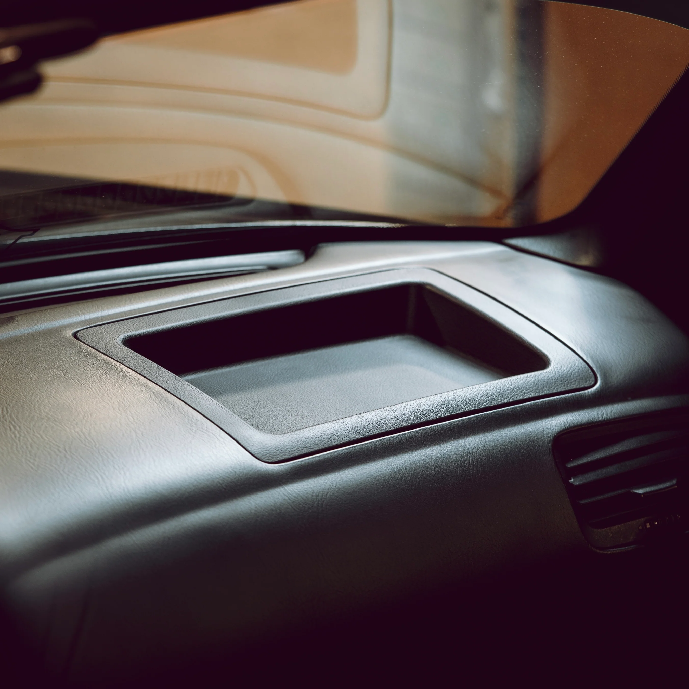 RENEGADE S2000 AIR BAG TRAY