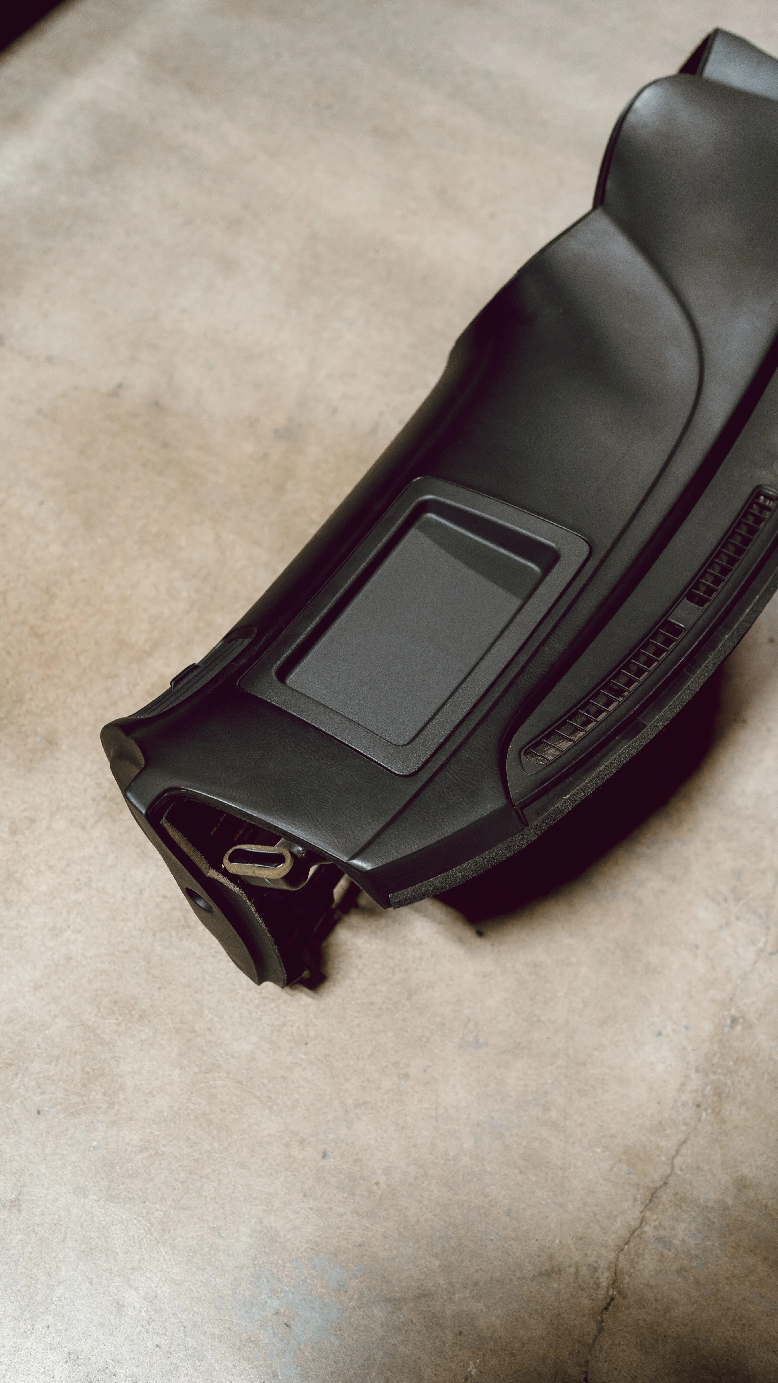 RENEGADE S2000 AIR BAG TRAY - Image 3