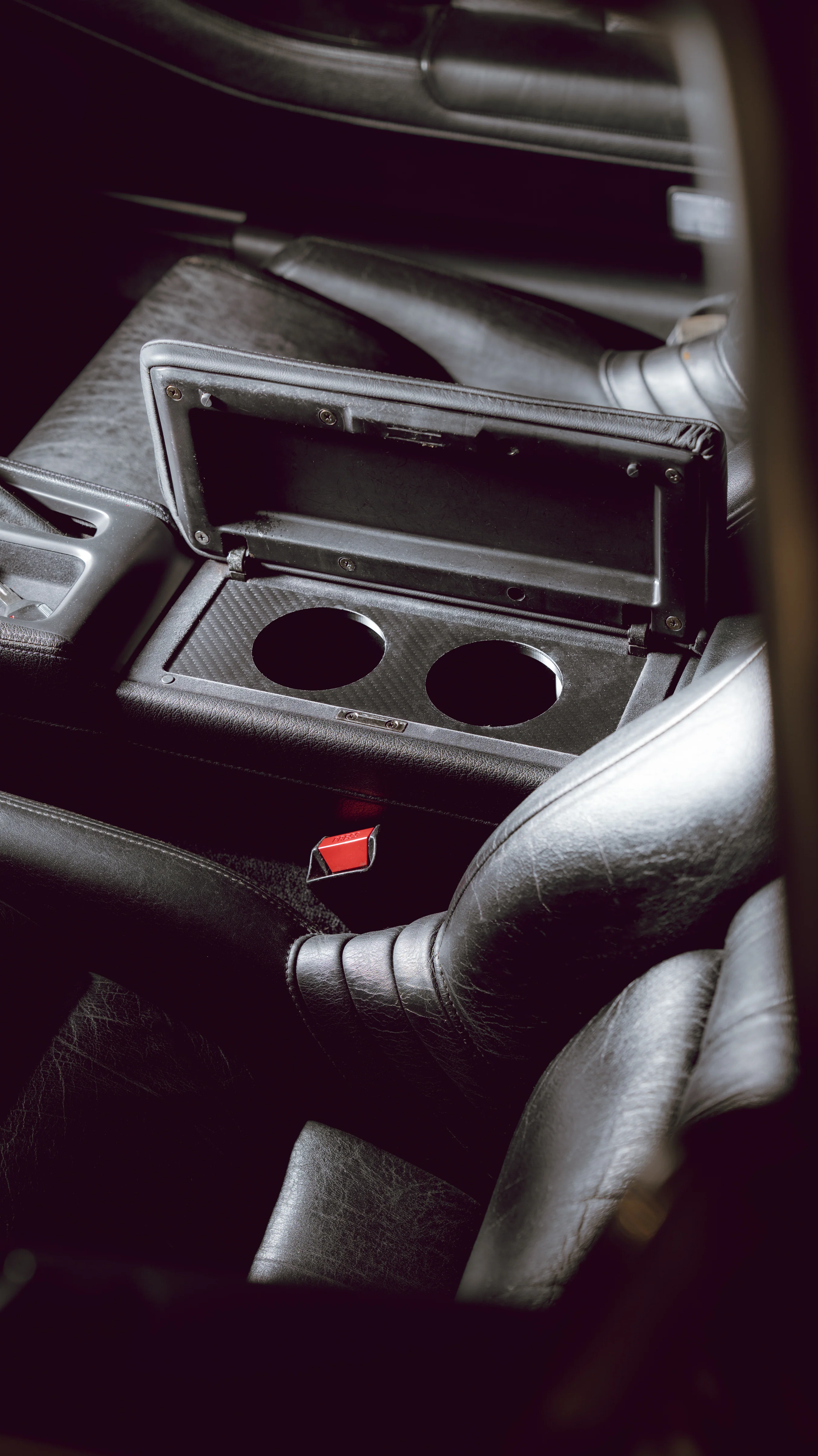RENEGADE NSX CARBON CUP HOLDER - Image 4