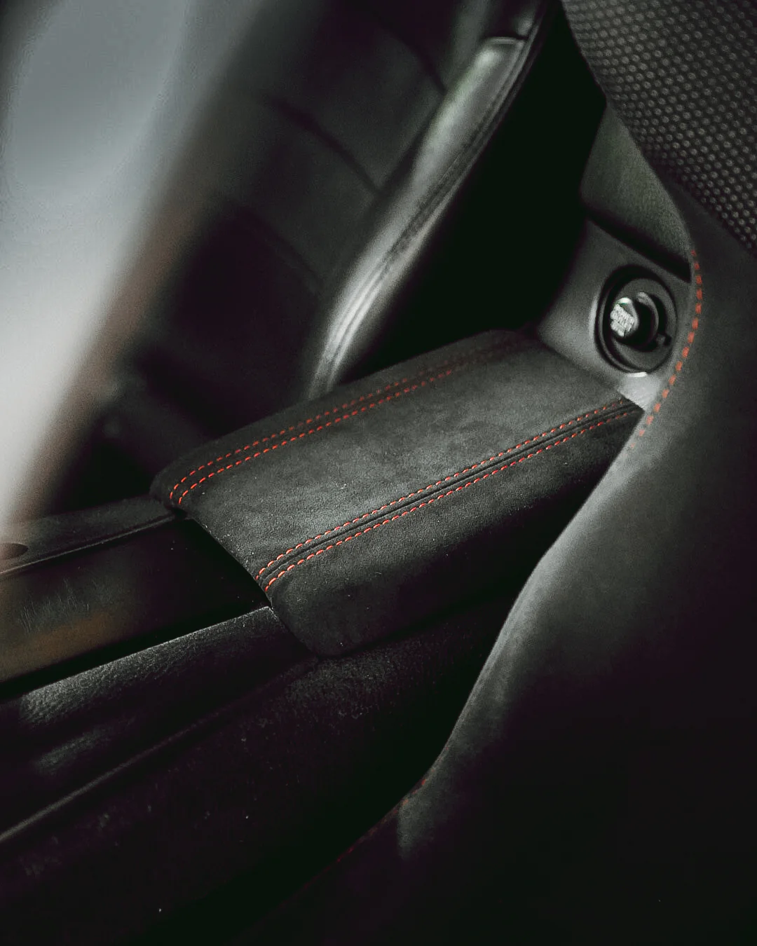 RENEGADE S2000 ALCANTARA ELBOW COVER - Image 6