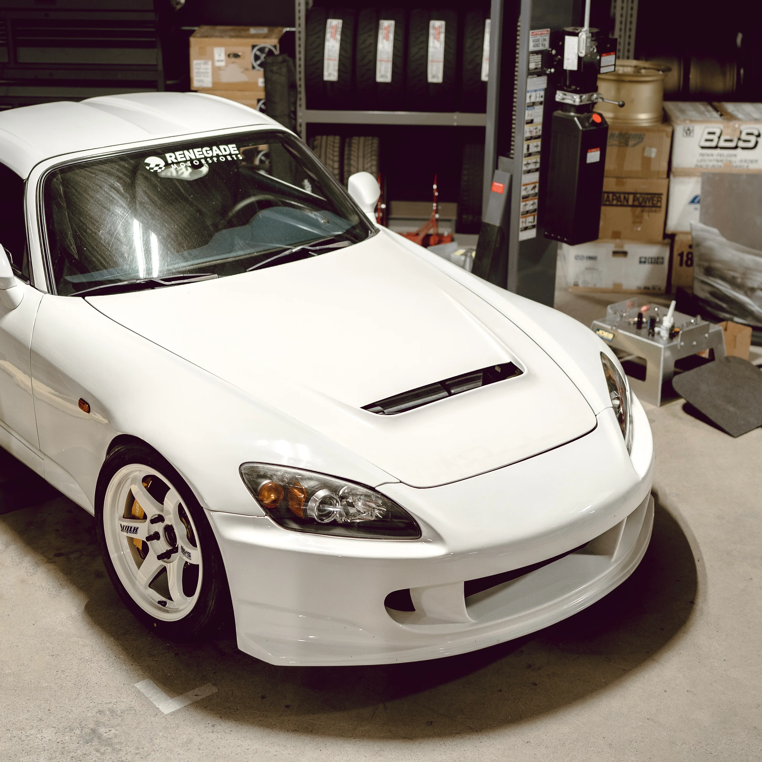 R1 TITAN AMUSE S2000 HOOD